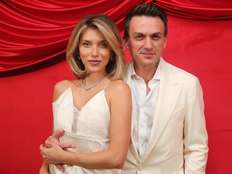 Регина Тодоренко и Влад Топалов раскрыли имя третьего сына