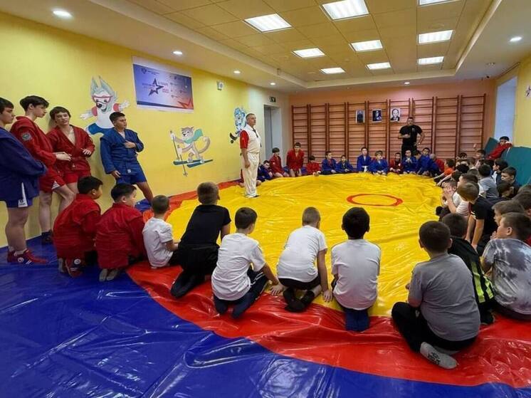 Участник «Героев Ямала» поддержал юных спортсменов на первом в Аксарке фестивале самбо