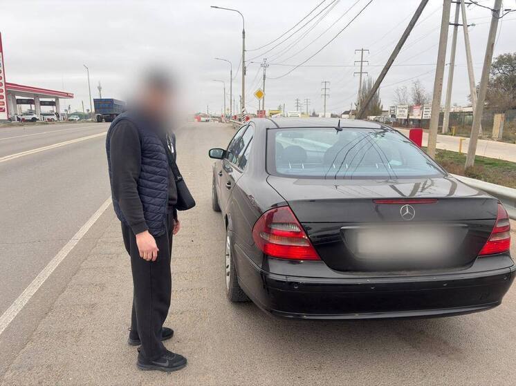 В Астрахани наказали водителя, устроившего дрифт в центре города