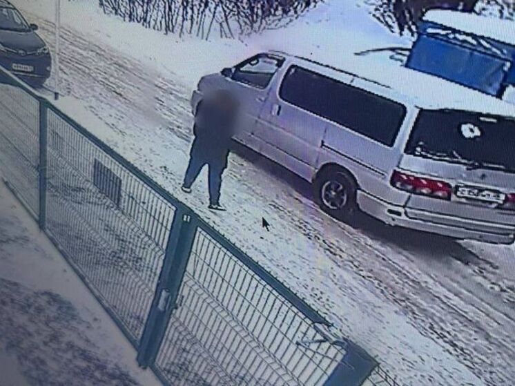 Мужчина напал на 13-летнюю девочку в подъезде в Магадане