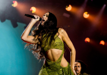 Однако, не только Россия изнывает от жлобства спекулянтов, наживающихся каждый год на новогоднем «Щелкунчике»