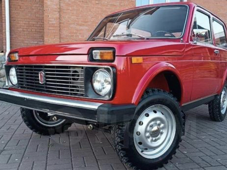 Редкая «Нива» первых выпусков выставлена на продажу в Новосибирске за 2,7 млн рублей