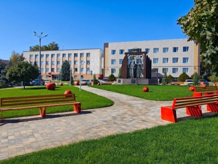 Привлекательна для всех возрастов: в Короче завершилось благоустройство центральной площади