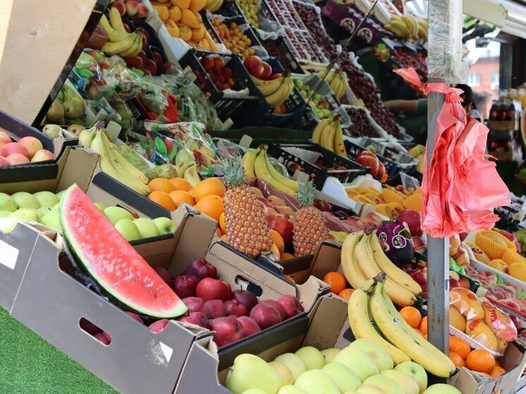 В Омске остановили крупную партию гранатов с опасным вредителем