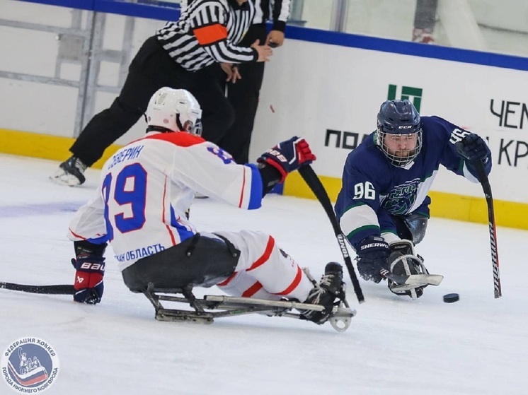 МПК разрешил сборной России по паралимпийскому хоккею участвовать в ЧМ-2026 (дивизион «С»), что стало следствием восстановления полноправного членства Паралимпийского комитета РФ на Генассамблее МПК 27 сентября 2025 года в Сеуле. Аналогичное решение касается и Белоруссии. Российские паралимпийцы вновь могут выступать под флагом и гимном на соревнованиях, но не примут участия в зимних Паралимпийских играх 2026 года из-за провала квалификации. Возвращение к Играм-2030 считается реалистичным.