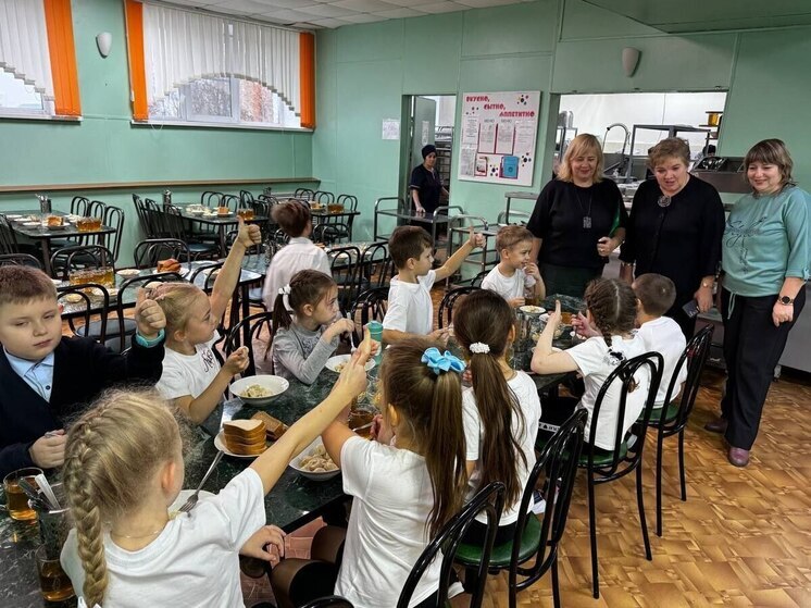 От дегустации до диалога: как в Тамбове проверяют, чем кормят школьников