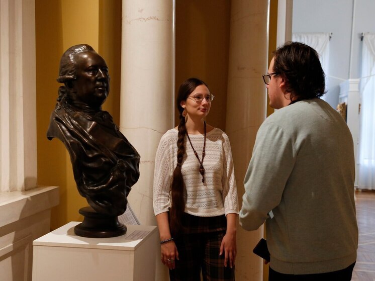 Старинный бюст Шереметьева впервые увезли из Тулы на выставку в Калугу