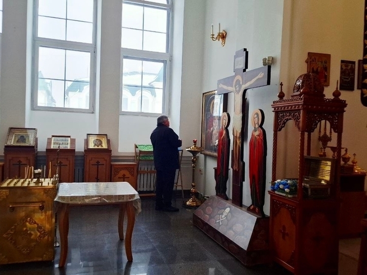 Представитель Администрации Президента РФ посетил православный храм в столице Тувы