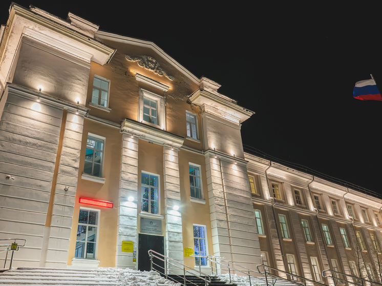 Андрей Чибис оценил обновленные объекты образования в Мончегорске