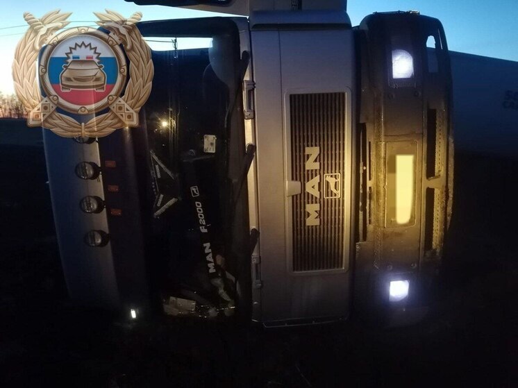 В Красноармейском районе водителю фуры стало плохо за рулём