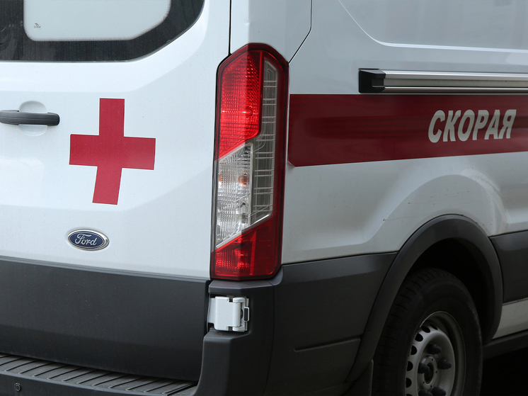 Автомобиль «скорой помощи» перевернулся на въезде в Москву