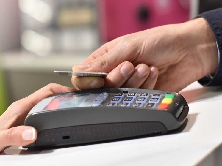  В Рыбинске дама пользовалась чужой банковской картой как своей