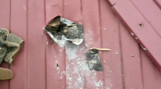 Под Новгородом метеорит пробил крышу частного дома