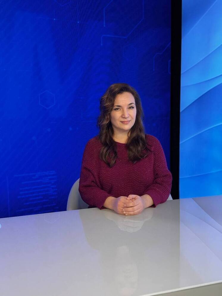 Кожа никогда не молчит. Сухость, высыпания, новые родинки — через эти сигналы наш организм сообщает о внутренних неполадках: стрессе, нехватке витаминов или более серьезных заболеваниях. На что важно обратить внимание и когда бежать к врачу, не откладывая? На эти и другие вопросы наших читателей отвечает врач-дерматолог, дерматовенеролог клиники «Фактор долголетия» Ирина Сальникова.