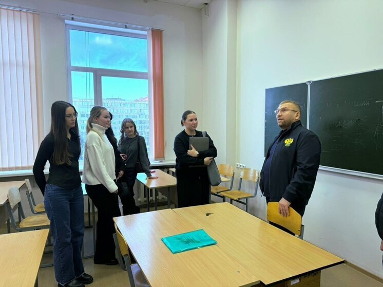 В Петербурге глава ФТС проверил ремонт в филиале Российской таможенной академии