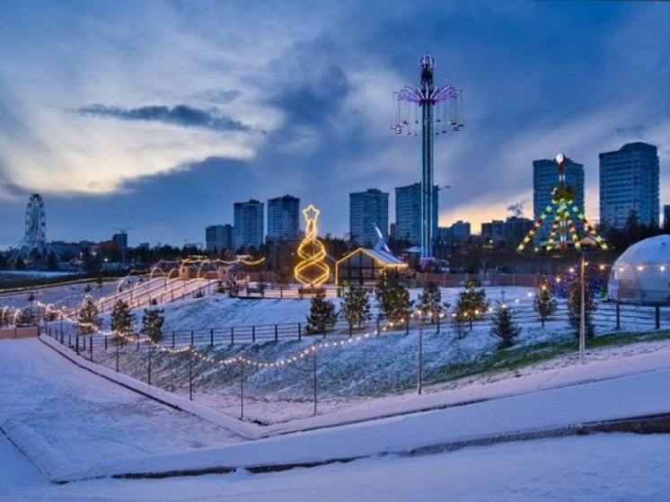 Волгоградский ЦПКиО украшают подсветкой из гирлянд