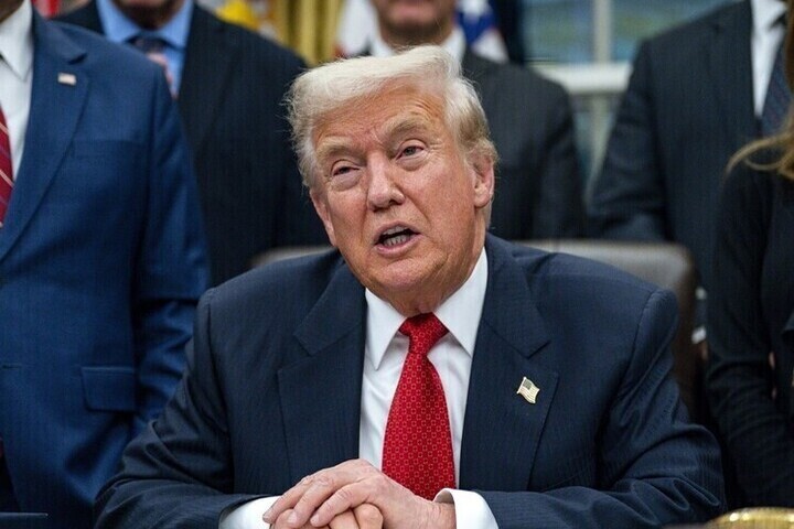 Трамп призвал уволить критикующего его телеведущего