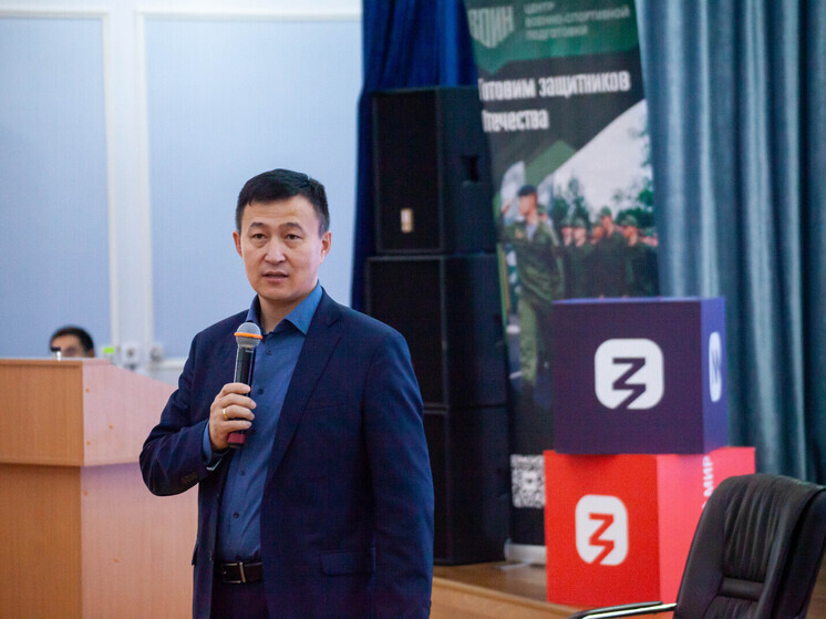 Зампред правительства Бурятии рассказал молодёжи об участии в СВО