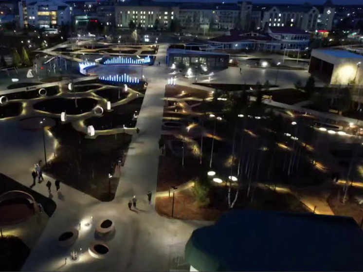 В Югре открылся новый сквер «Северное сияние»