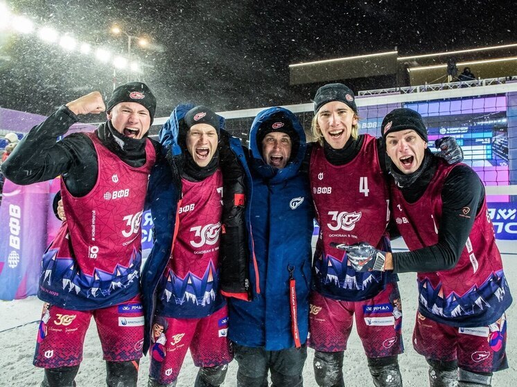 Ямальский «Факел» сразится в финале чемпионата по волейболу на снегу