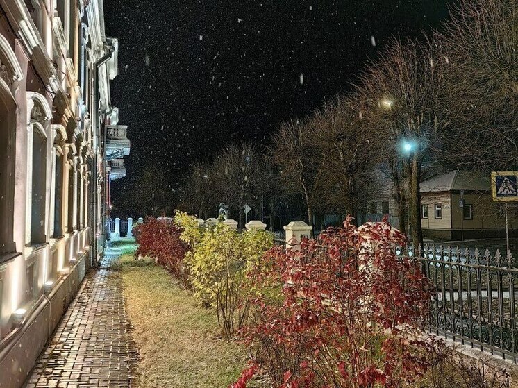 Осторожно, гололед: коммунальные службы Серпухова вышли на уборку