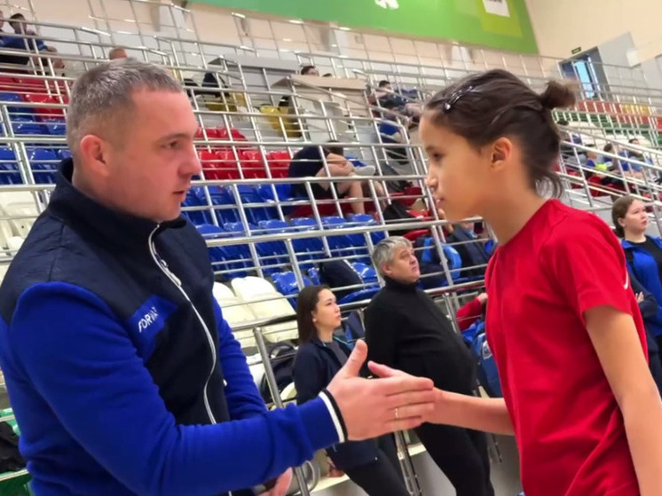 Участник проекта «Герои Ямала» наградил победителей теннисного турнира