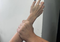 Две жительницы Бийска рассказали в социальных сетях о том, что на них напал местный спортсмен со своей спутницей, когда девушки отдыхали в ночном клубе. Полиция проводит проверку и устанавливает обстоятельства произошедшего.