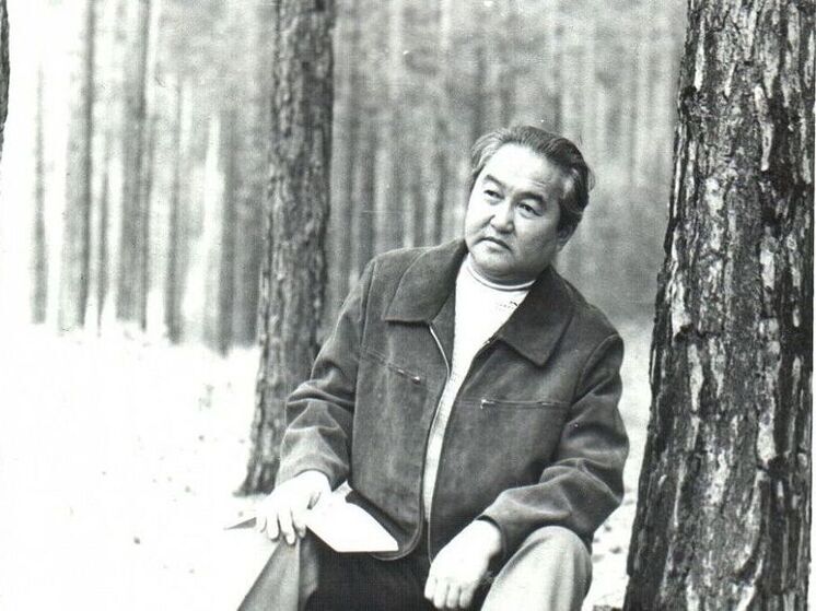 В Улан-Удэ пройдут лекция и викторина к 100-летию поэта Дамбы Жалсараева