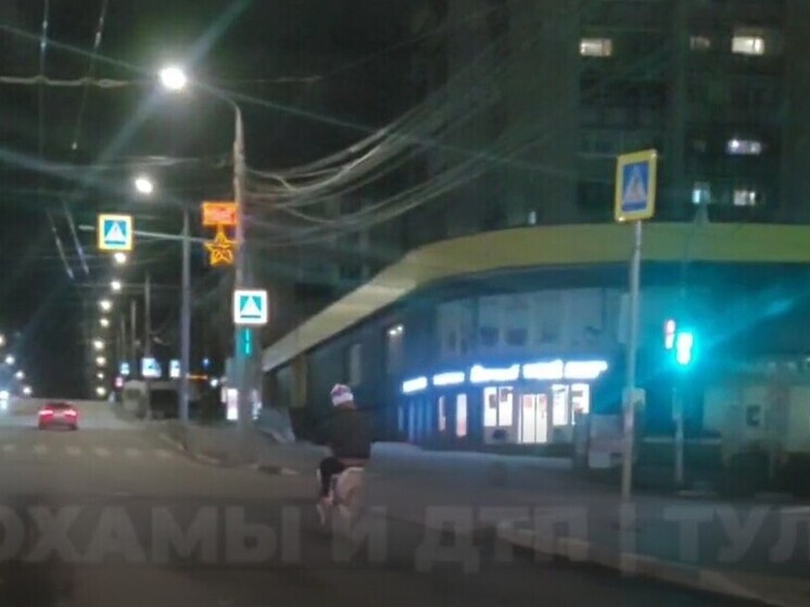 В Туле сняли на видео "бессмертного на питбайке"