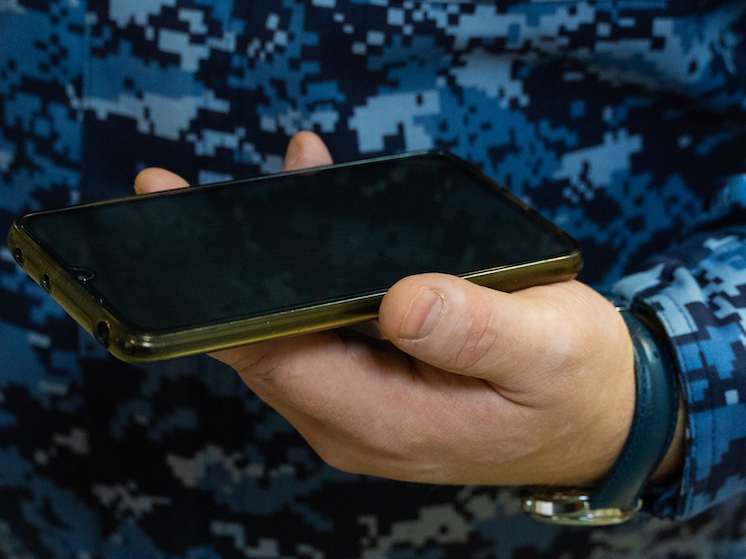 Пензенец вернул потерянный телефон владельцу благодаря Росгвардии