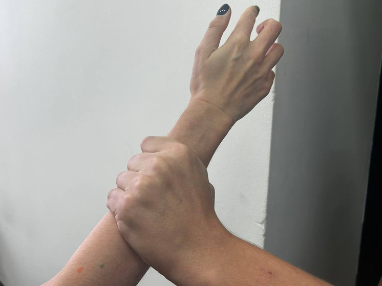 Две жительницы Бийска рассказали в социальных сетях о том, что на них напал местный спортсмен со своей спутницей, когда девушки отдыхали в ночном клубе. Полиция проводит проверку и устанавливает обстоятельства произошедшего.