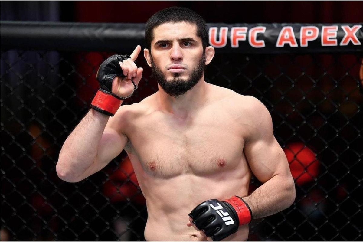 Махачев победил Маддалену и стал чемпионом UFC в полусреднем весе