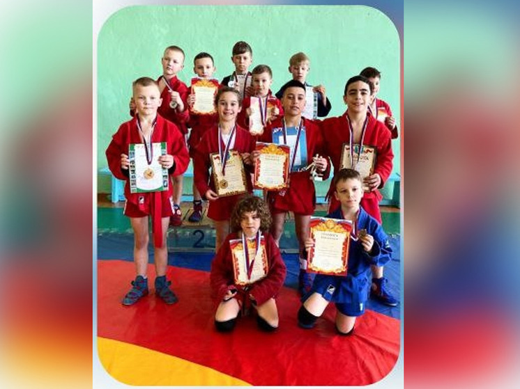 Юрий Стадэ поздравил жителей Валдая с Всероссийским Днем самбо