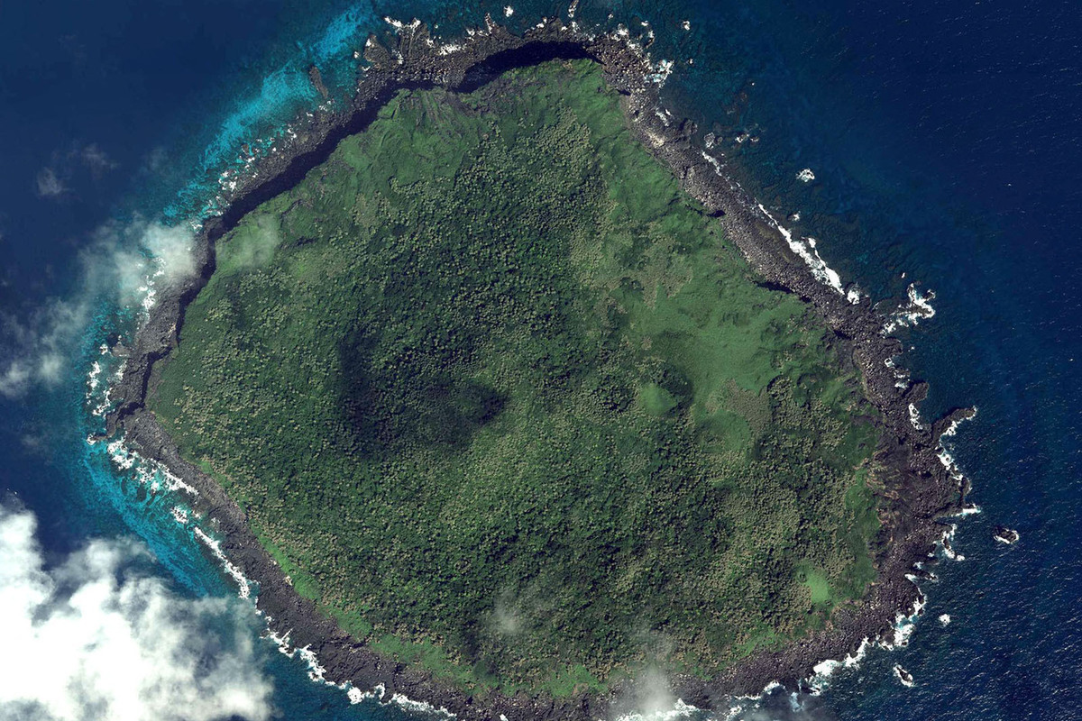 Китай направил береговую охрану и военные беспилотники к спорным островам