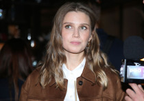 Звезда "Папиных дочек" Дарья Мельникова в прошлом году родила третьего ребенка от актера Романа Набатова