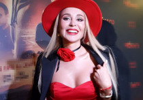 Певица Анна Калашникова весь год активно занималась квартирным вопросом