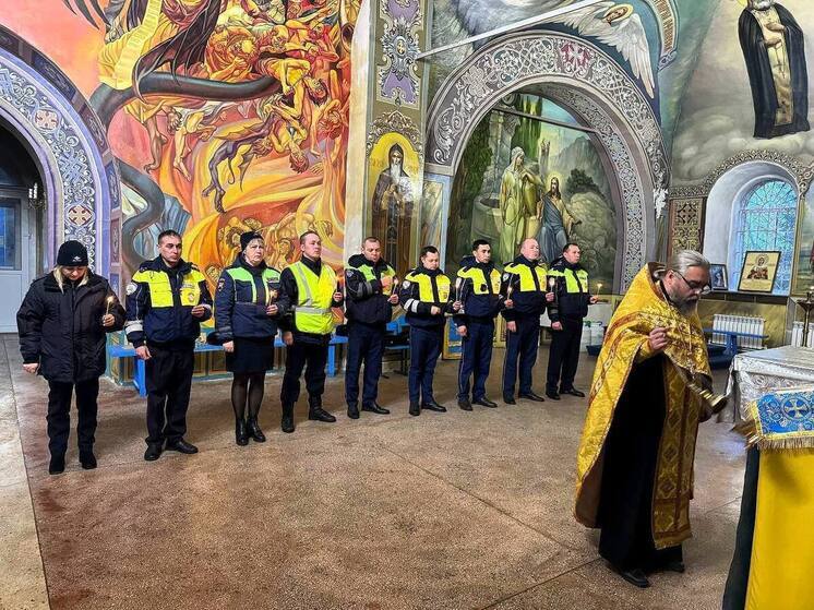 Инспекторы ГИБДД Чувашии почтили память жертв дорожных аварий