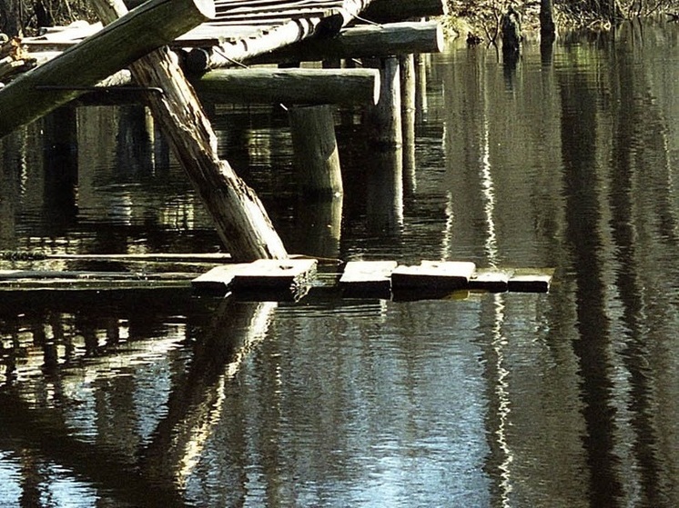 В Бурятии прорвало временную дамбу при строительстве моста