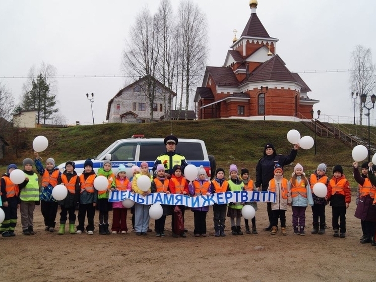 Юные инспекторы Суоярви почтили память жертв ДТП