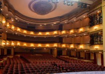 Неожиданный эффект от спектакля в Московском детском театре эстрады на Бауманской улице испытали малыш и его отец 16 ноября