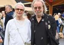 «В этом году я перешагнула 80! Всё, что я могу сказать, – я люблю вас», – срывающийся от волнения и почтенного возраста голос Анни-Фрид Лингстад потонул в оглушительной овации публики на ABBA Arena в Лондоне в финале грандиозного шоу «аббатаров» Voyage 15 ноября, в день рождения «черненькой» из легендарной АВВА