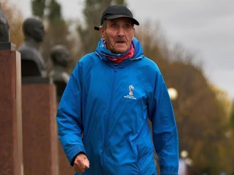  86-летний мужчина стал символом всего бегового движения для России.