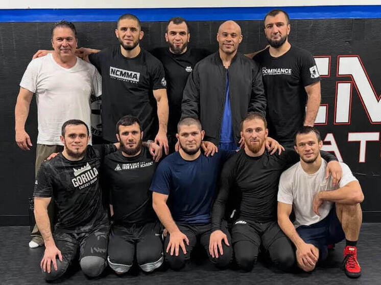 На прошедшем в Нью-Йорке турнире UFC давний недоброжелатель Махачева устроил драку с его командой.