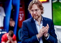 В Сочи сборная России уступила Чили (0:2) в товарищеском матче — первое поражение Валерия Карпина за четыре года на посту главного тренера. После матча он назвал причины — ошибки в обороне и отсутствие реализации моментов. Дивеев, впервые капитан, взял ответственность за первый гол и поблагодарил болельщиков за поддержку на «Фиште».