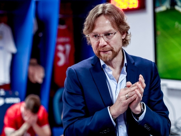 В Сочи сборная России уступила Чили (0:2) в товарищеском матче — первое поражение Валерия Карпина за четыре года на посту главного тренера. После матча он назвал причины — ошибки в обороне и отсутствие реализации моментов. Дивеев, впервые капитан, взял ответственность за первый гол и поблагодарил болельщиков за поддержку на «Фиште».