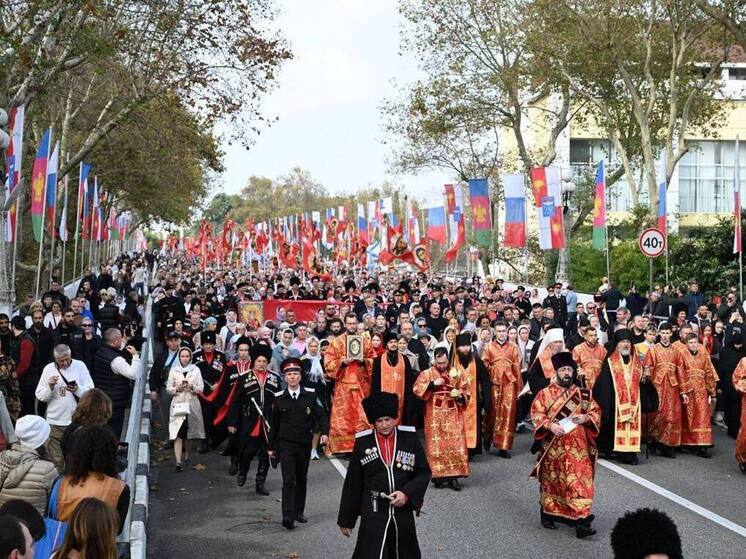 В Сочи состоялся крестный ход в честь Дня Архангела Михаила