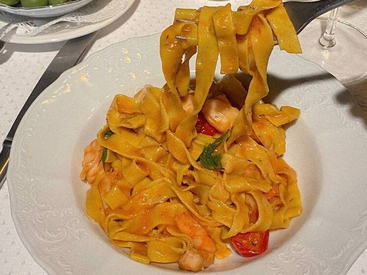 В Роспотребнадзоре посоветовали петербуржцам не есть из блюда больного герпесом