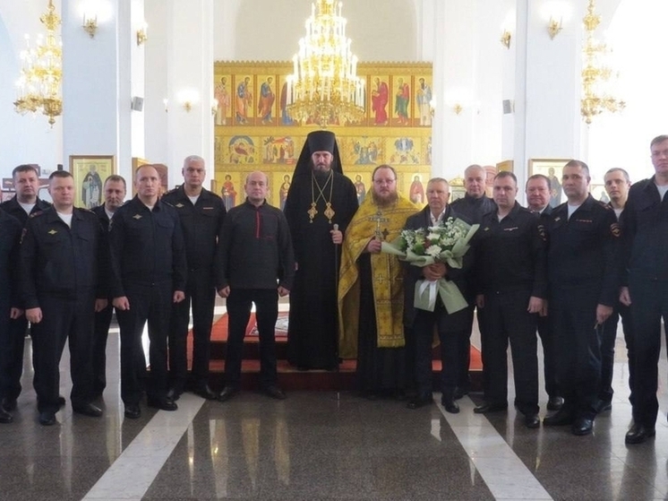 Руководство МВД Тувы и ГИБДД посетили молебен по жертвам ДТП  в Воскресенском кафедральном соборе