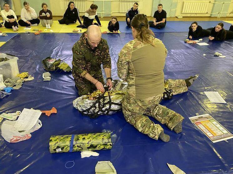 Калужские полицейские «откачали» манекенов с ножевыми и пулевыми ранениями