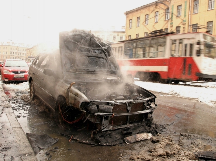 Трое погибли в столкновении с лесовозом в Волгоградской области